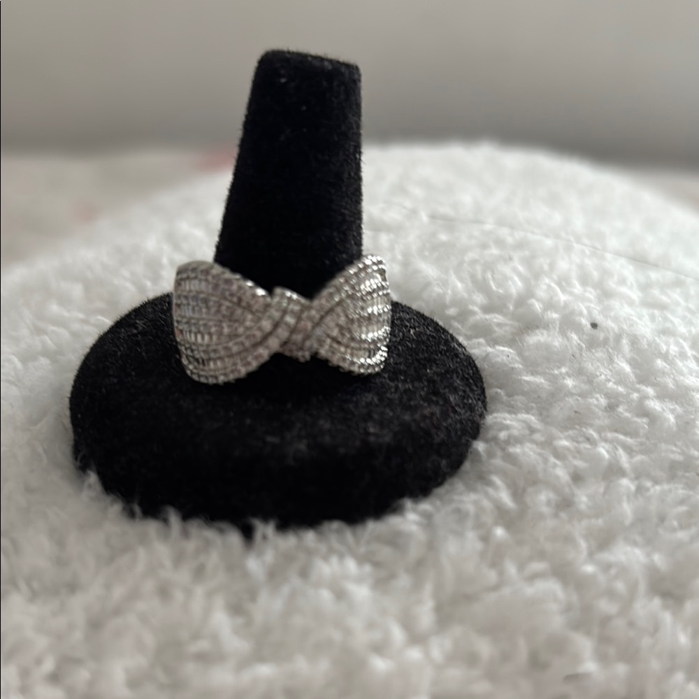 Elegant Silver Bow Ring